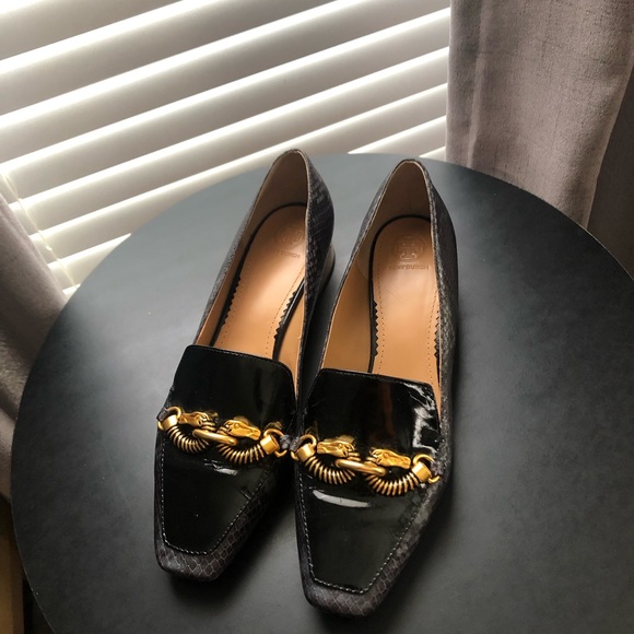 Classy, Tory Burch JESSA Loafer, Stamped Snake Printed, Leather, SZ 10.5 - Picture 1 of 4